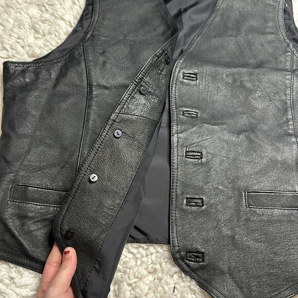 Wilsons The Leather Experts 100% Leather Motorcycle Vest Black Button Up Front - Picture 7 of 11